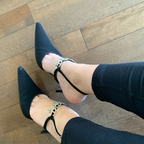 Black high heels - Picture 2 of 2